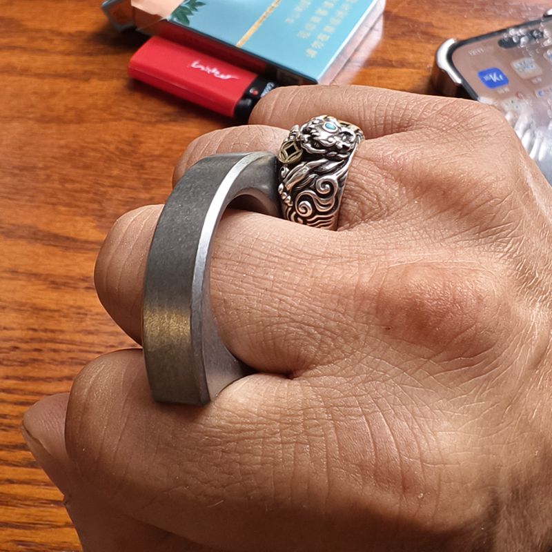 Mini Knuckle Duster for Everyday Carry and Self-Defense