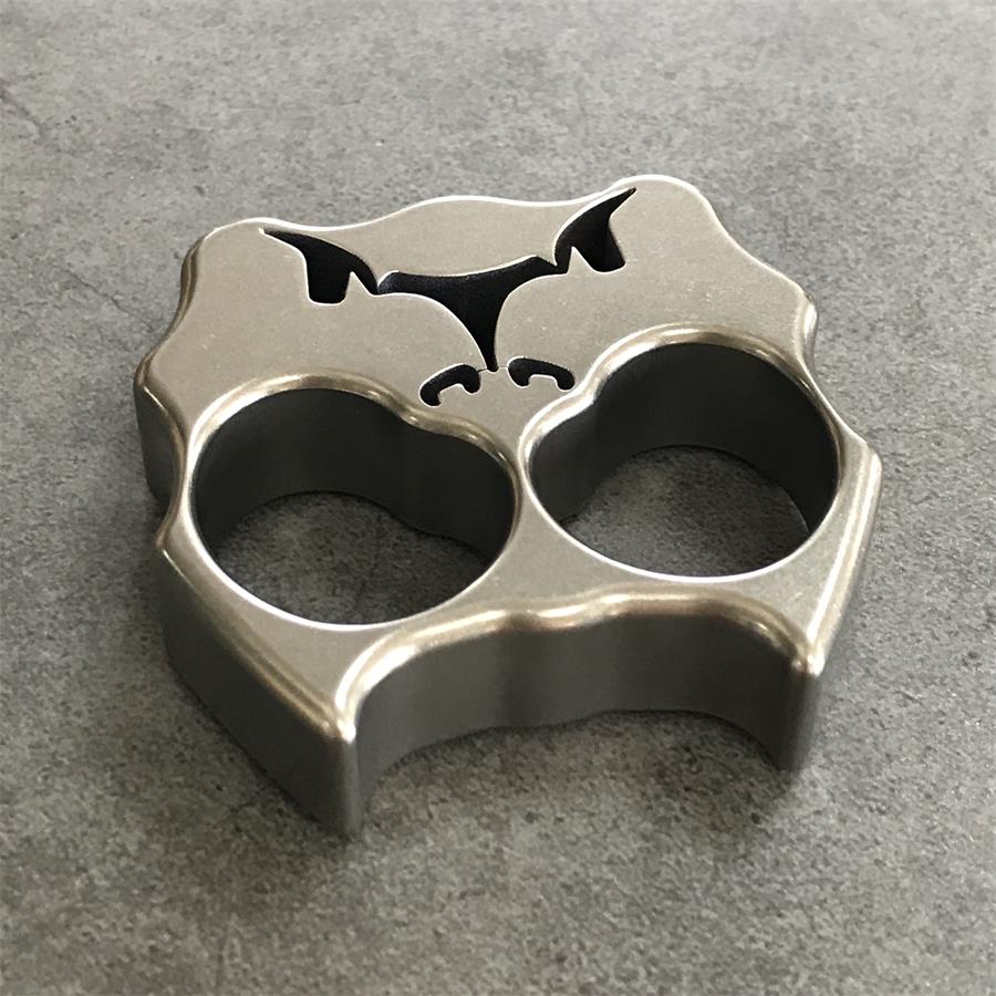Premium TC21 Titanium Alloy Dog-Shaped Knuckle Duste