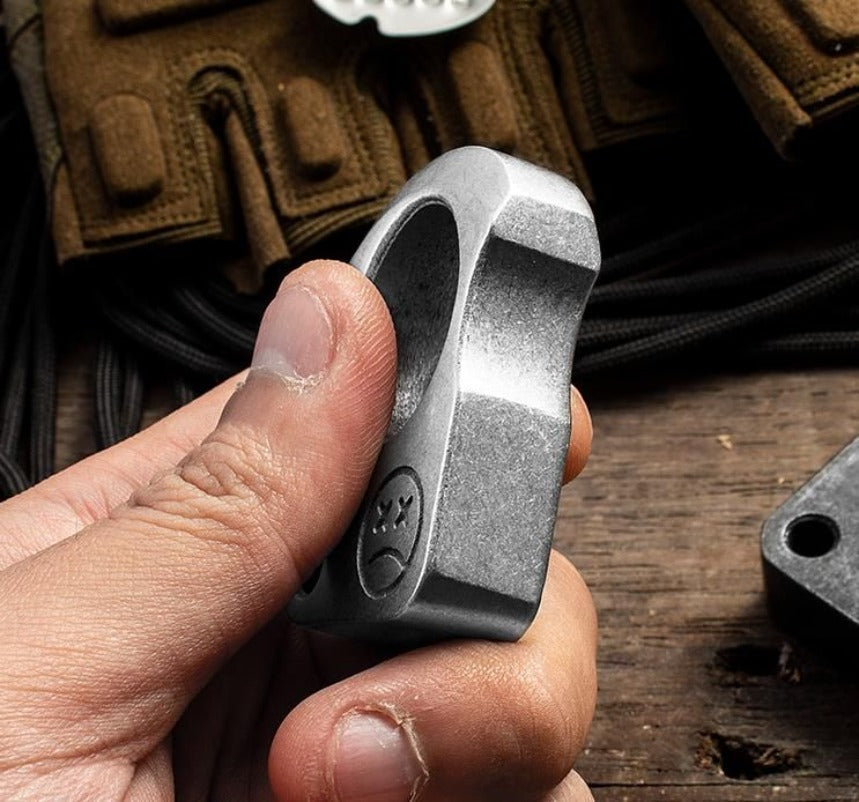 SteelGuard Metal Knuckle Duster and Anti-Wolf Self-Defense Tool