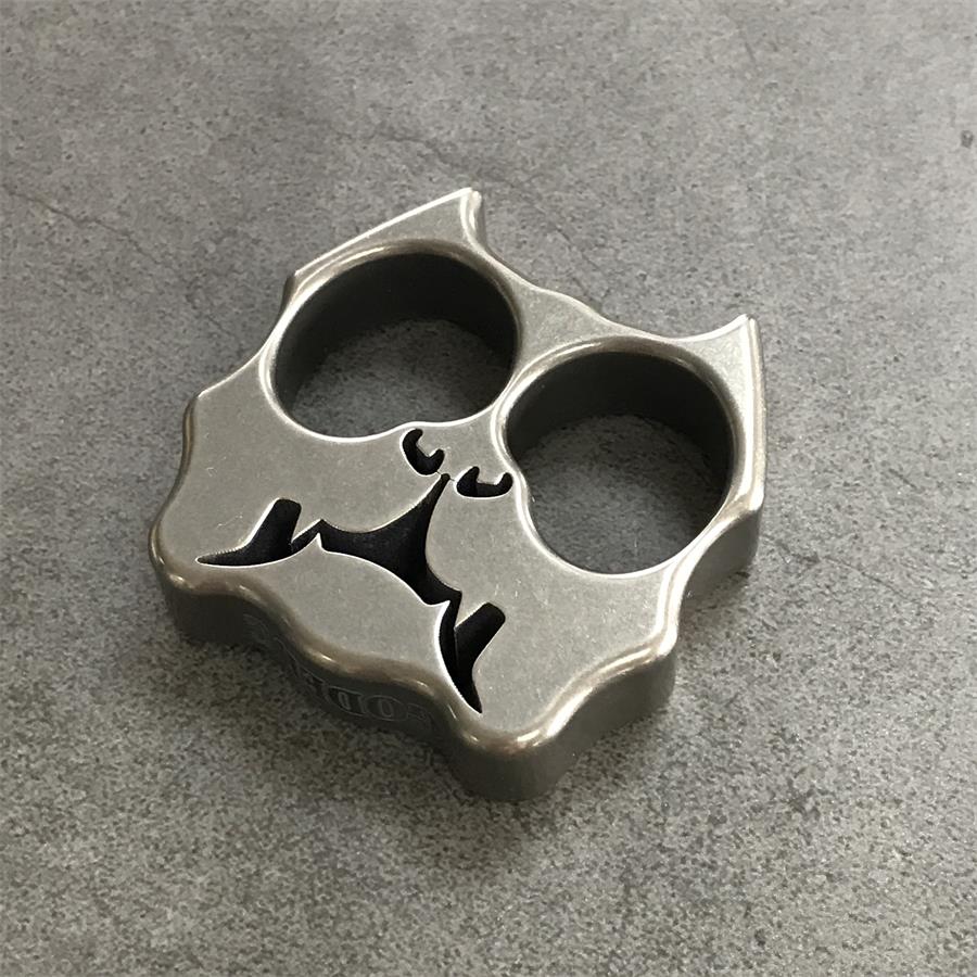 TC21 Titanium Alloy GODEDC Self-Defense Dog Knuckle Duster