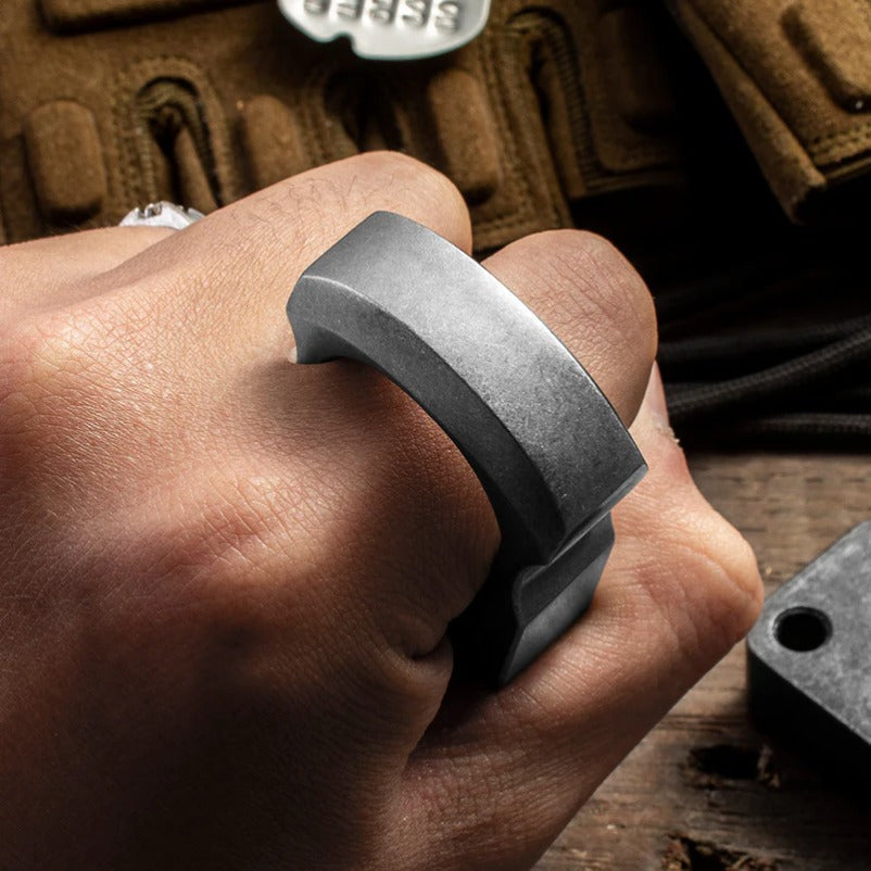 SteelGuard Metal Knuckle Duster and Anti-Wolf Self-Defense Tool